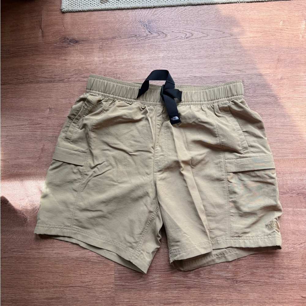 The North Face Men's Khaki/Tan Cargo Shorts with Webbing Belt